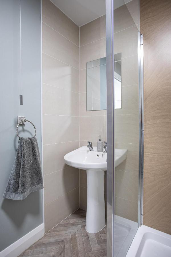 New Lisburn Road Apartment - Free Parking เบลฟาสต์ ภายนอก รูปภาพ