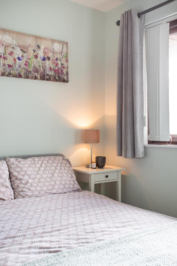 New Lisburn Road Apartment - Free Parking เบลฟาสต์ ภายนอก รูปภาพ